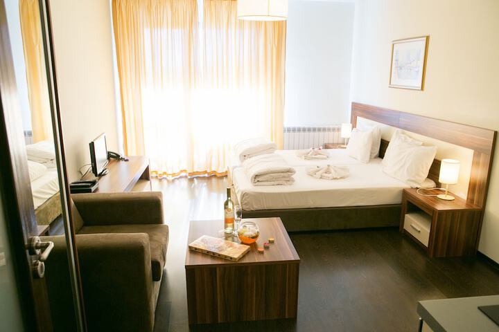 Room 6 of 181