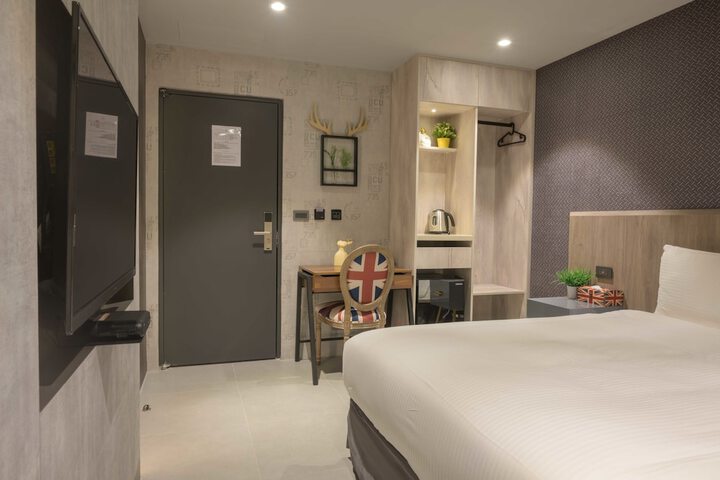 Room 26 of 119