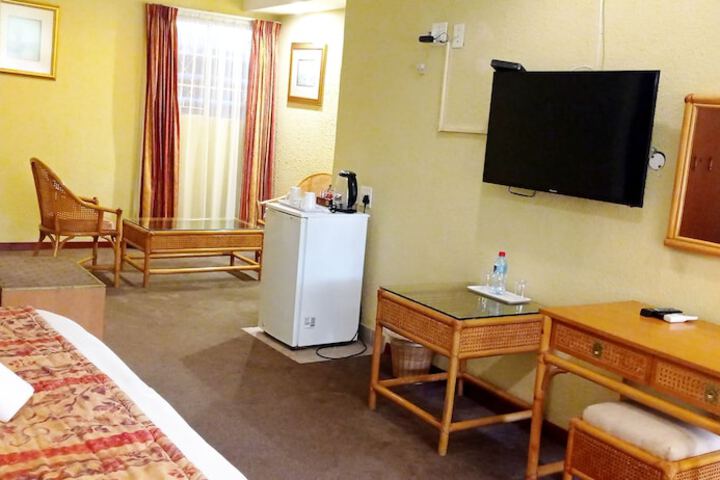 Room 21 of 103