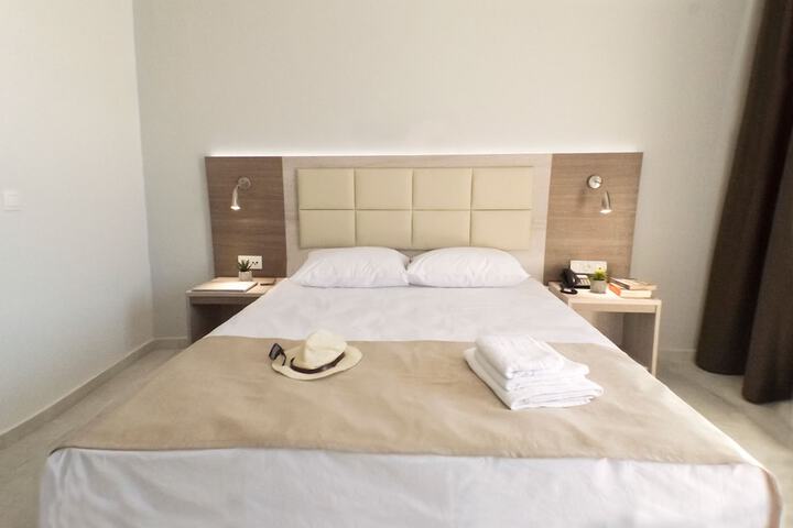Room 3 of 22