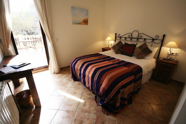 Room 4 of 67