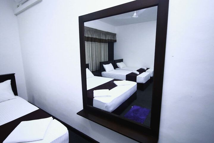 Room 17 of 34