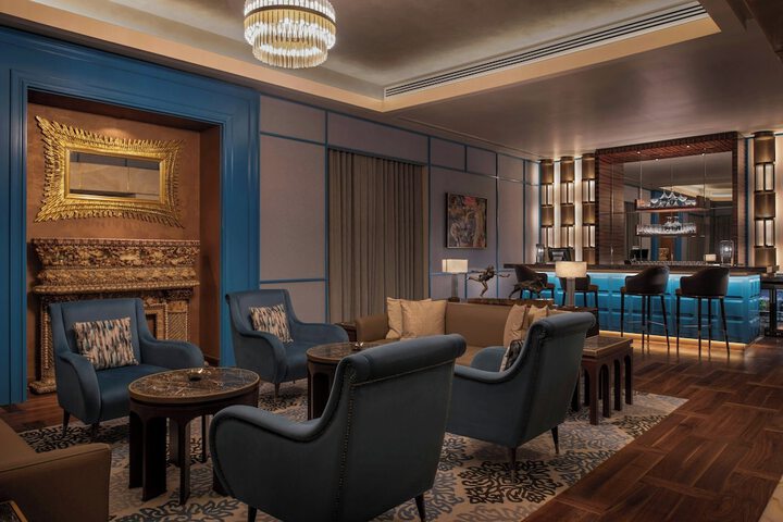 Lounge 120 of 147
