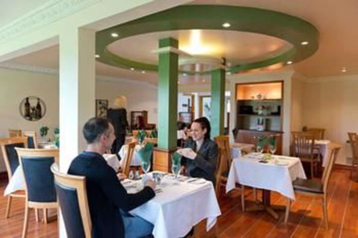 Dining 59 of 61