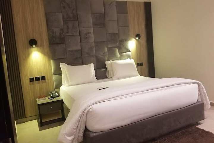 Room 5 of 47