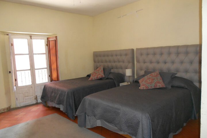 Room 2 of 18