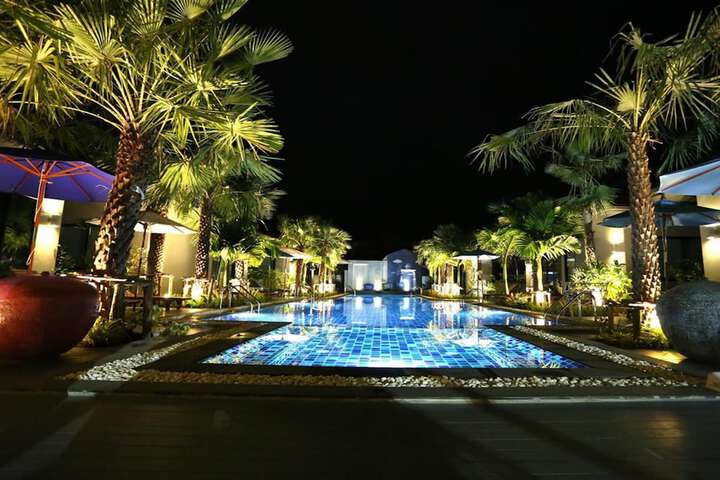 Pools & Facilities