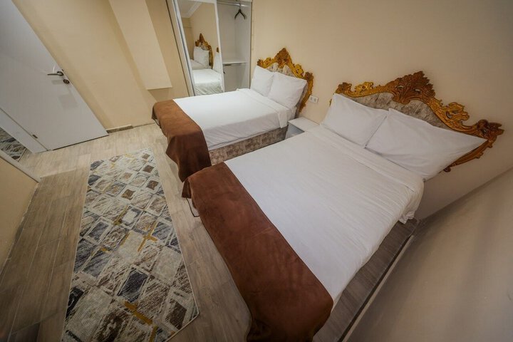 Room 25 of 136