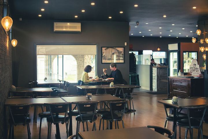 Dining 24 of 33