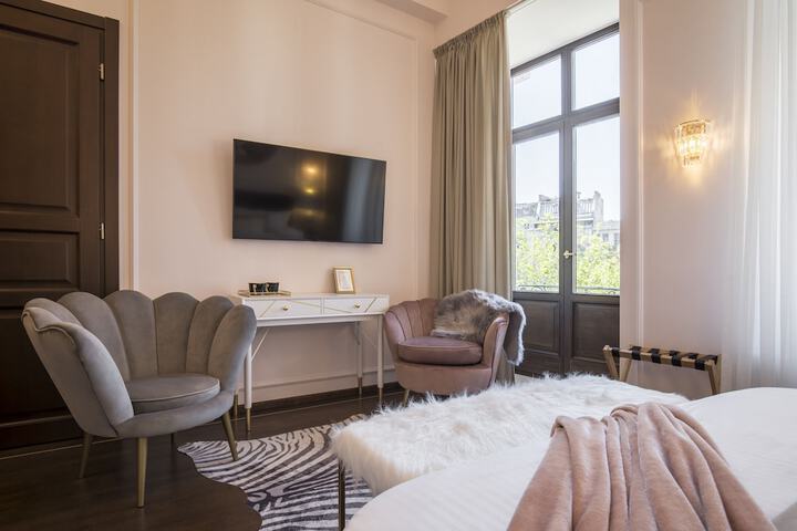 Room 22 of 42