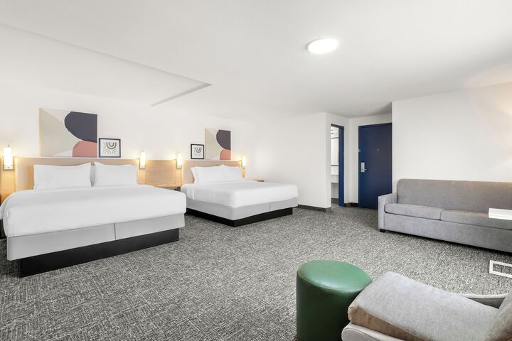 Room 13 of 22