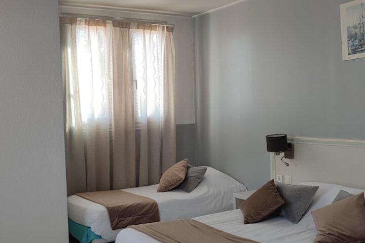 Room 16 of 35