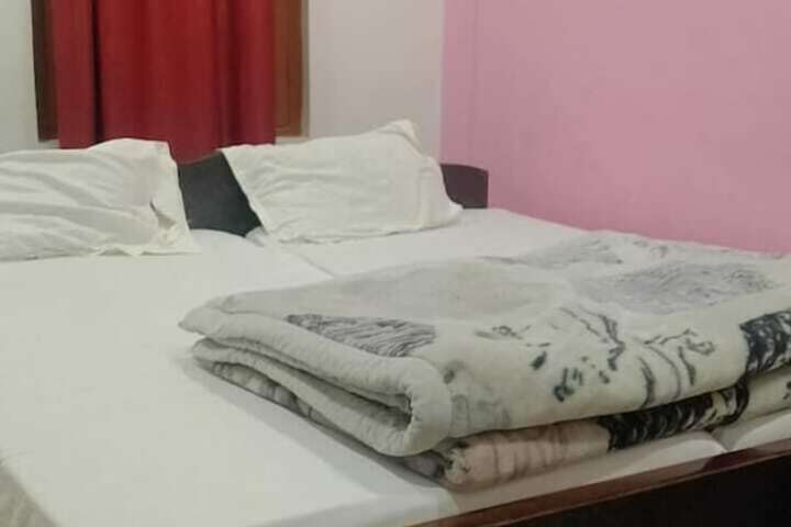 Room 2 of 39
