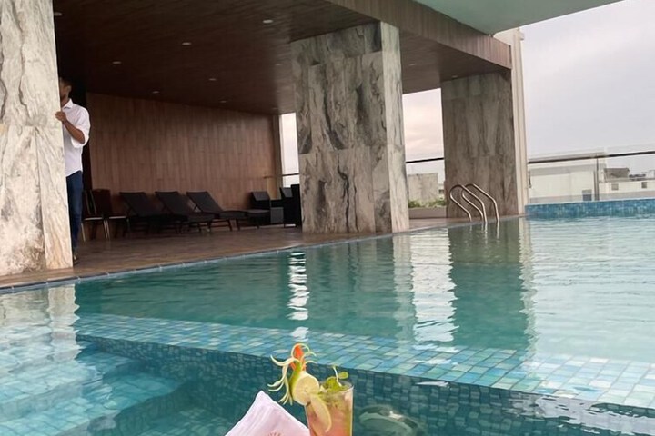 Pool 16 of 18