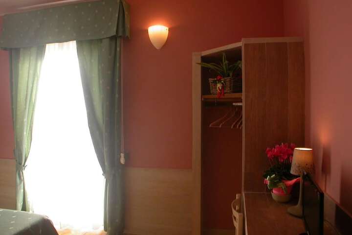 Room 22 of 65