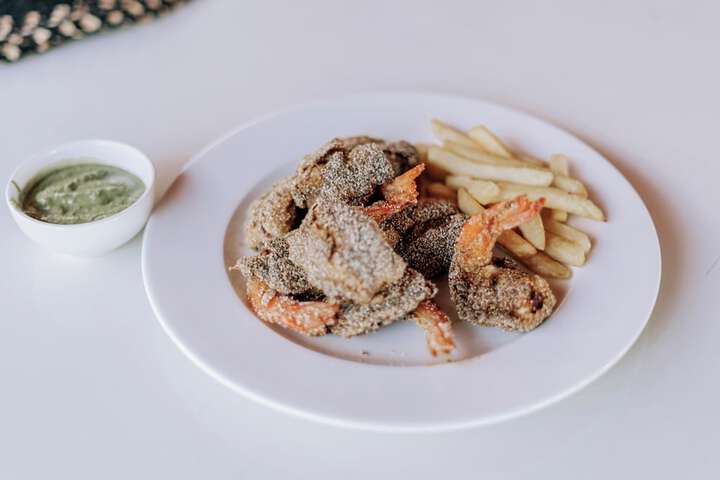 Dining 52 of 96