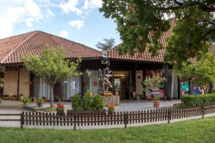 Motel Stari Hrast