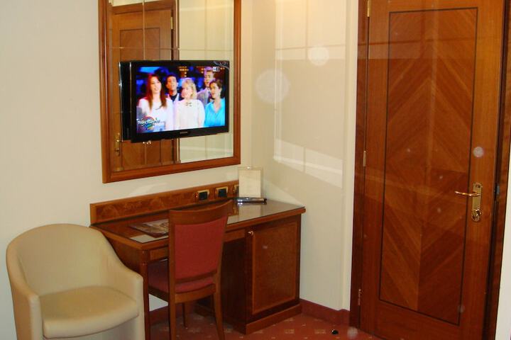 Room 14 of 39