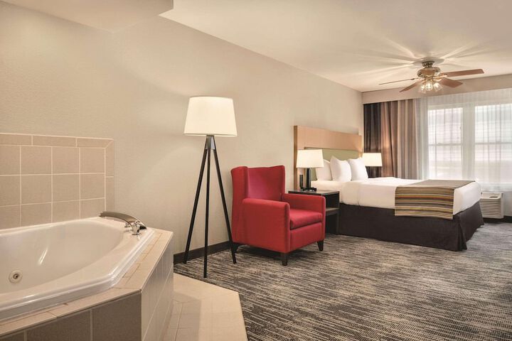 1 King Bed Jetted Tub (9 of 10)