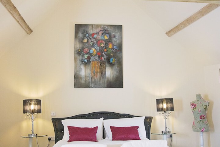 Room 28 of 167