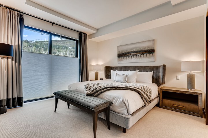 Room 12 of 73