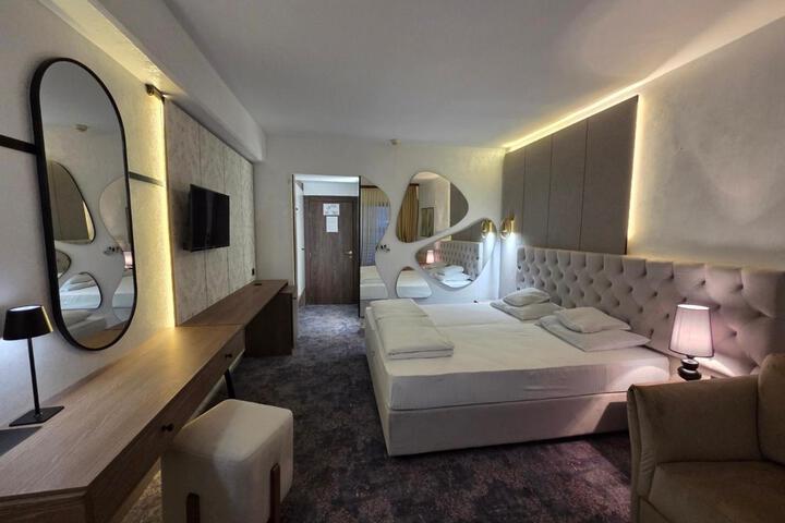 Room 82 of 96