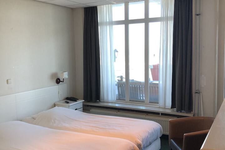Room 39 of 139