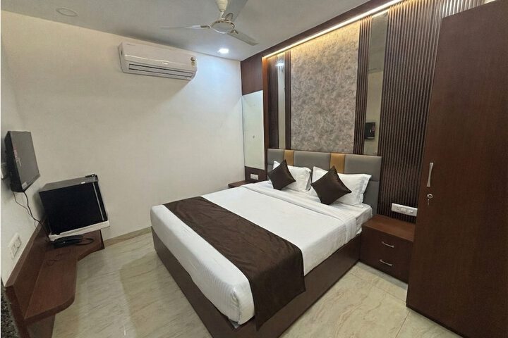 Room 12 of 42
