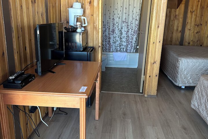 Room 6 of 14