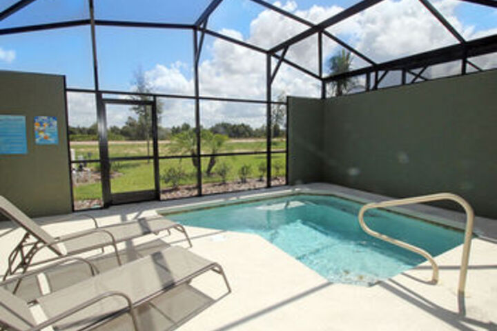 Pool 512 of 687