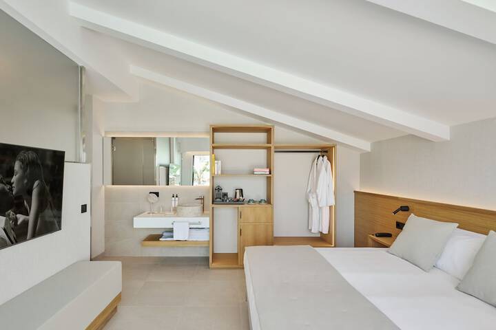 Room 22 of 46