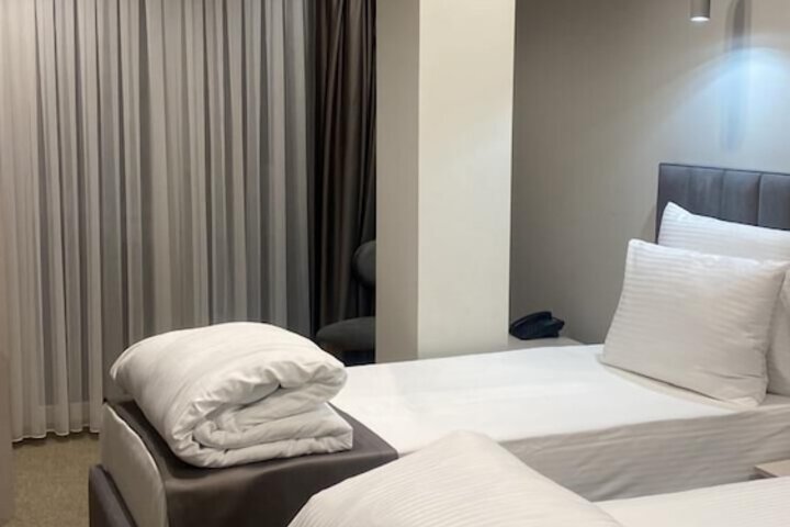 Room 9 of 9