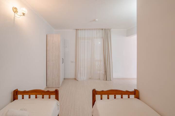 Room 16 of 64