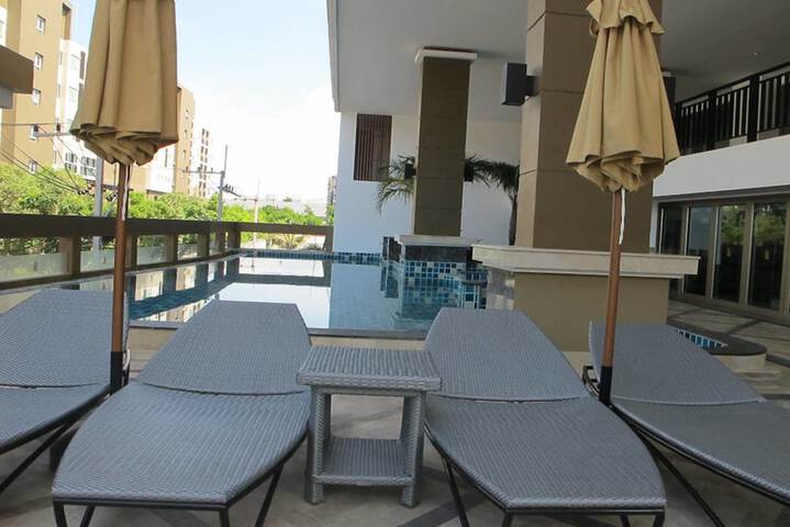 Hotel Pool