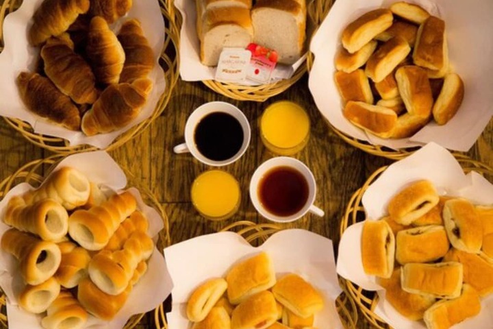 Breakfast/Coffee Service 27 of 32