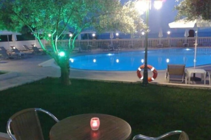 Pool Hotel