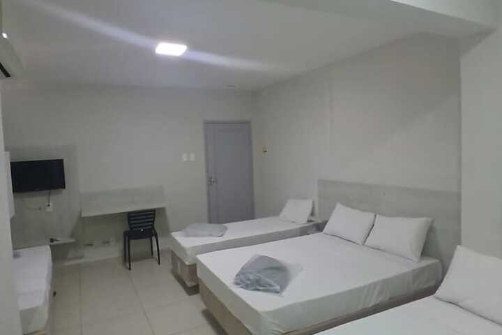 Room 10 of 16