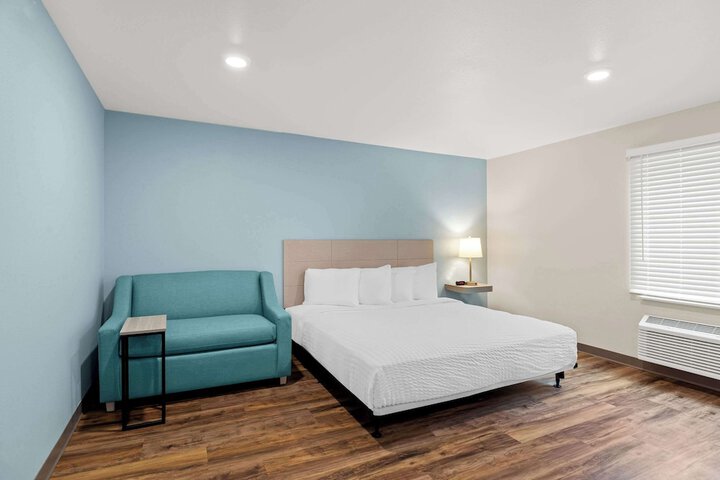 Room 10 of 26