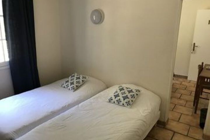Hotel Suite Photo