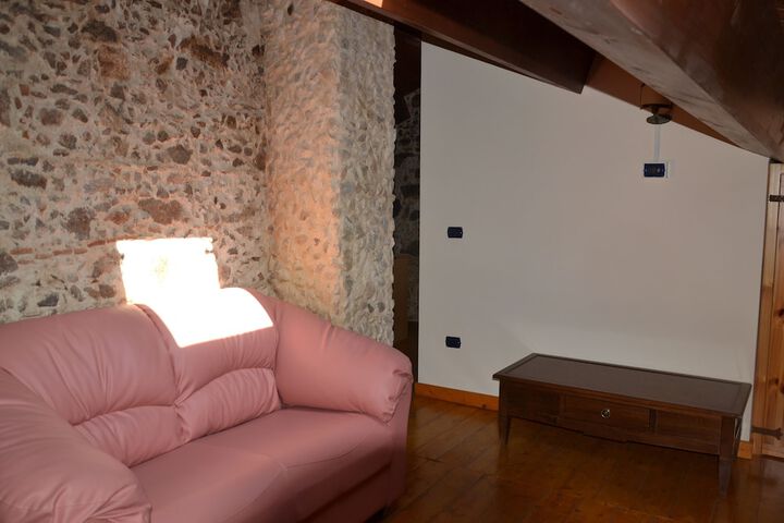 Room 7 of 10