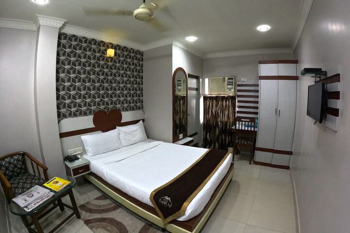 Room 3 of 17