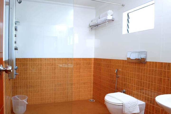 Room 12 of 20