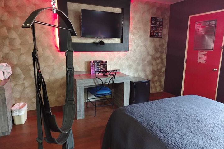 Room 15 of 28