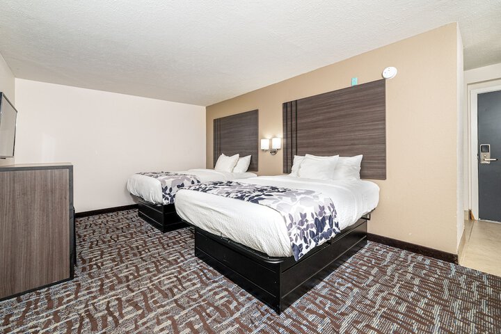 2 Double Beds (7 of 7)