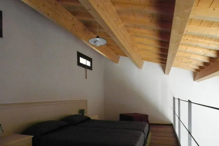 Room 7 of 13
