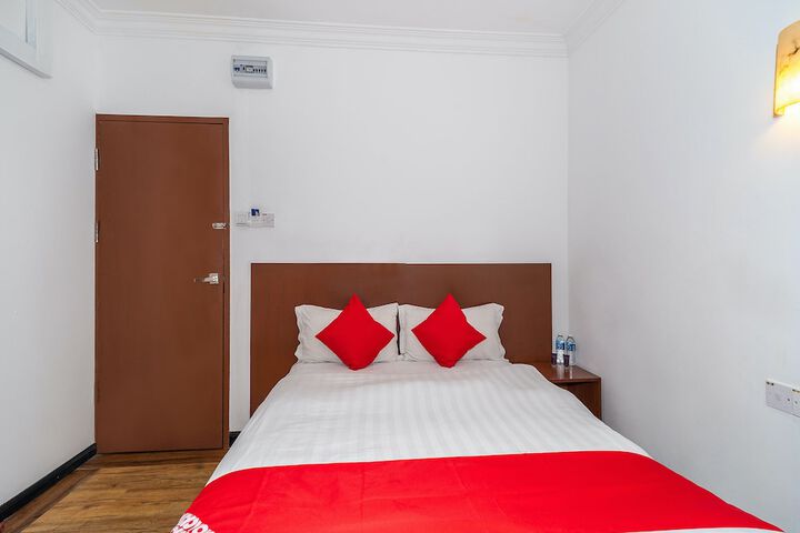 Room 13 of 22