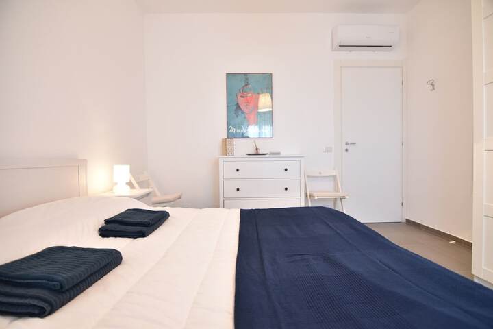 Room 4 of 22