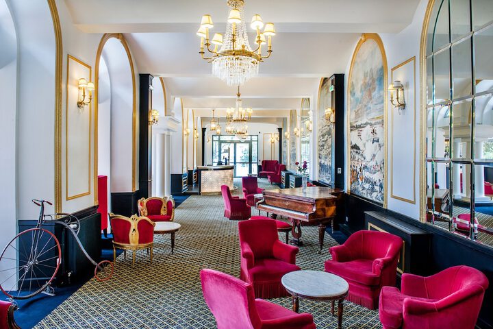 Guest Lobby