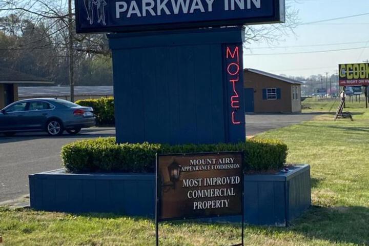 Photo of Andy Griffith Parkway Inn