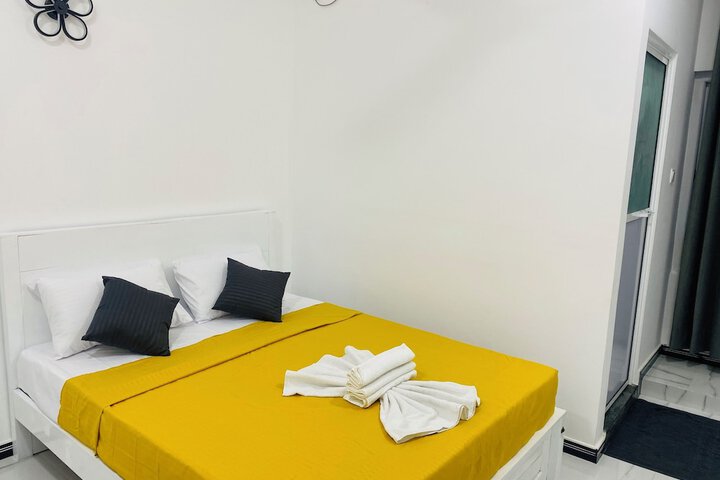 Room 4 of 25